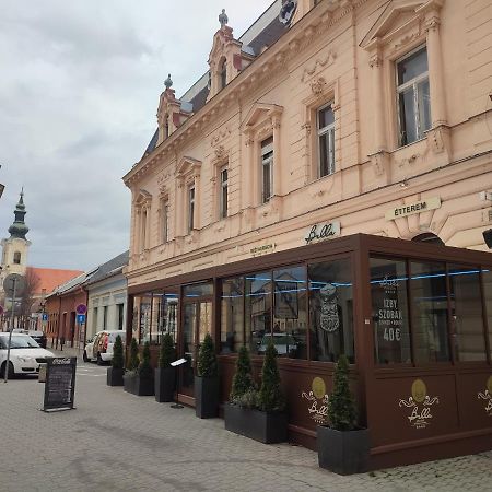 Bella Penzion Komarno Bagian luar foto