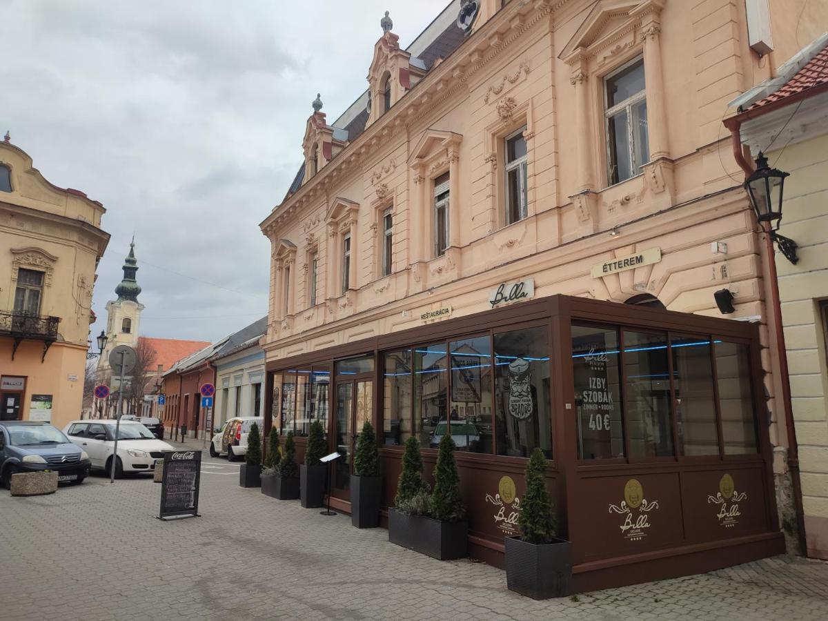 Bella Penzion Komarno Bagian luar foto